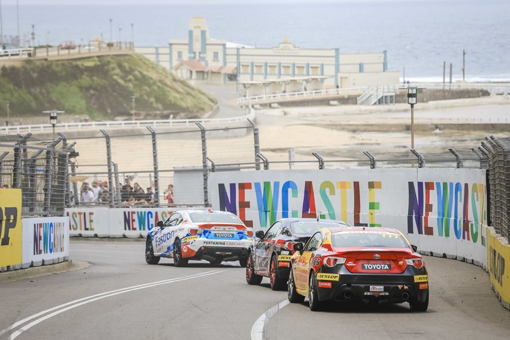 Supercars racing in 2019 near Newcastle beach